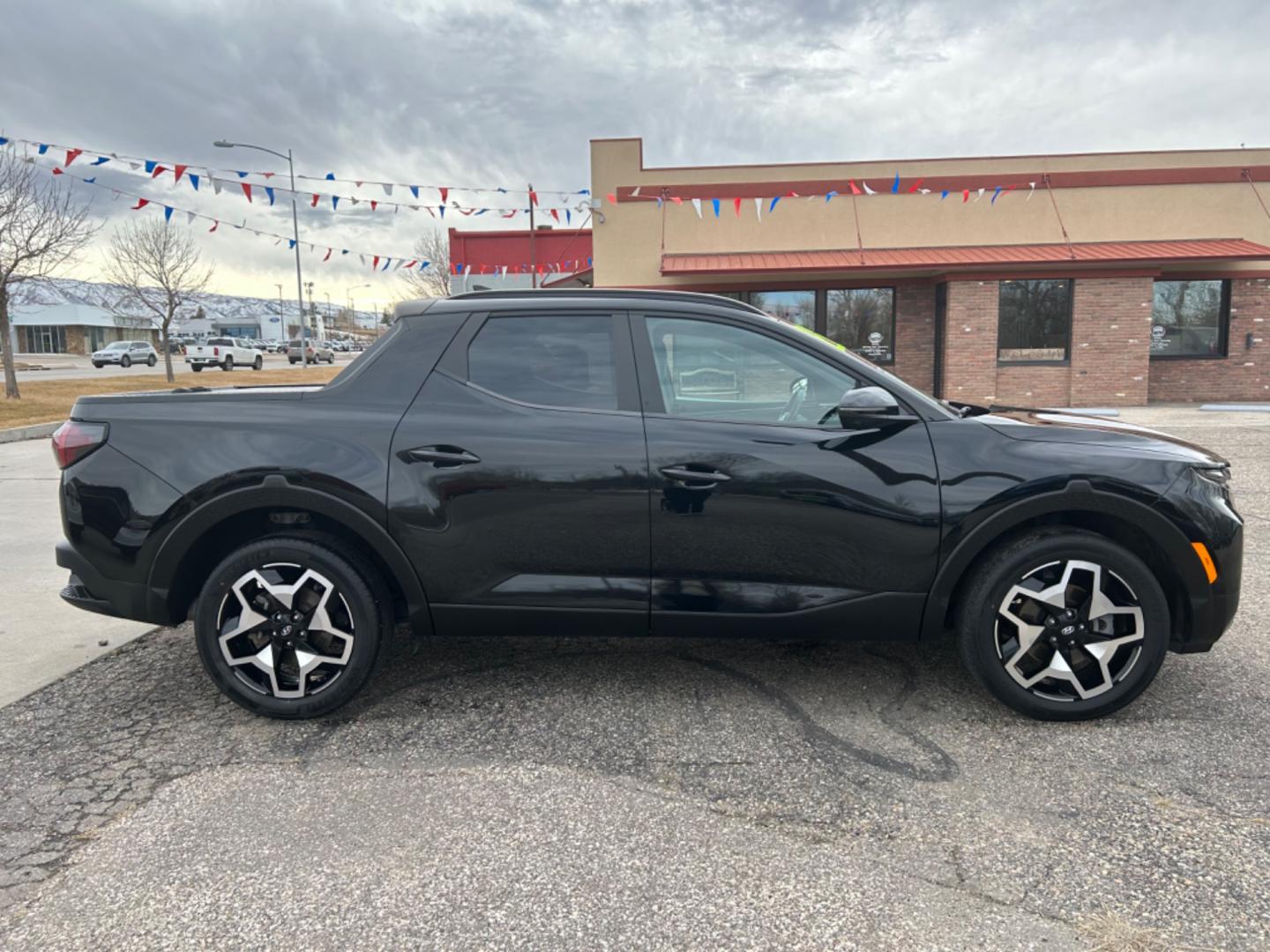 2022 Black /BLACK Hyundai Santa Cruz Limited (5NTJEDAF1NH) with an 2.5L engine, Automatic transmission, located at 3030 CY Ave, Casper, WY, 82604, (307) 265-3830, 42.827816, -106.357483 - Photo#3